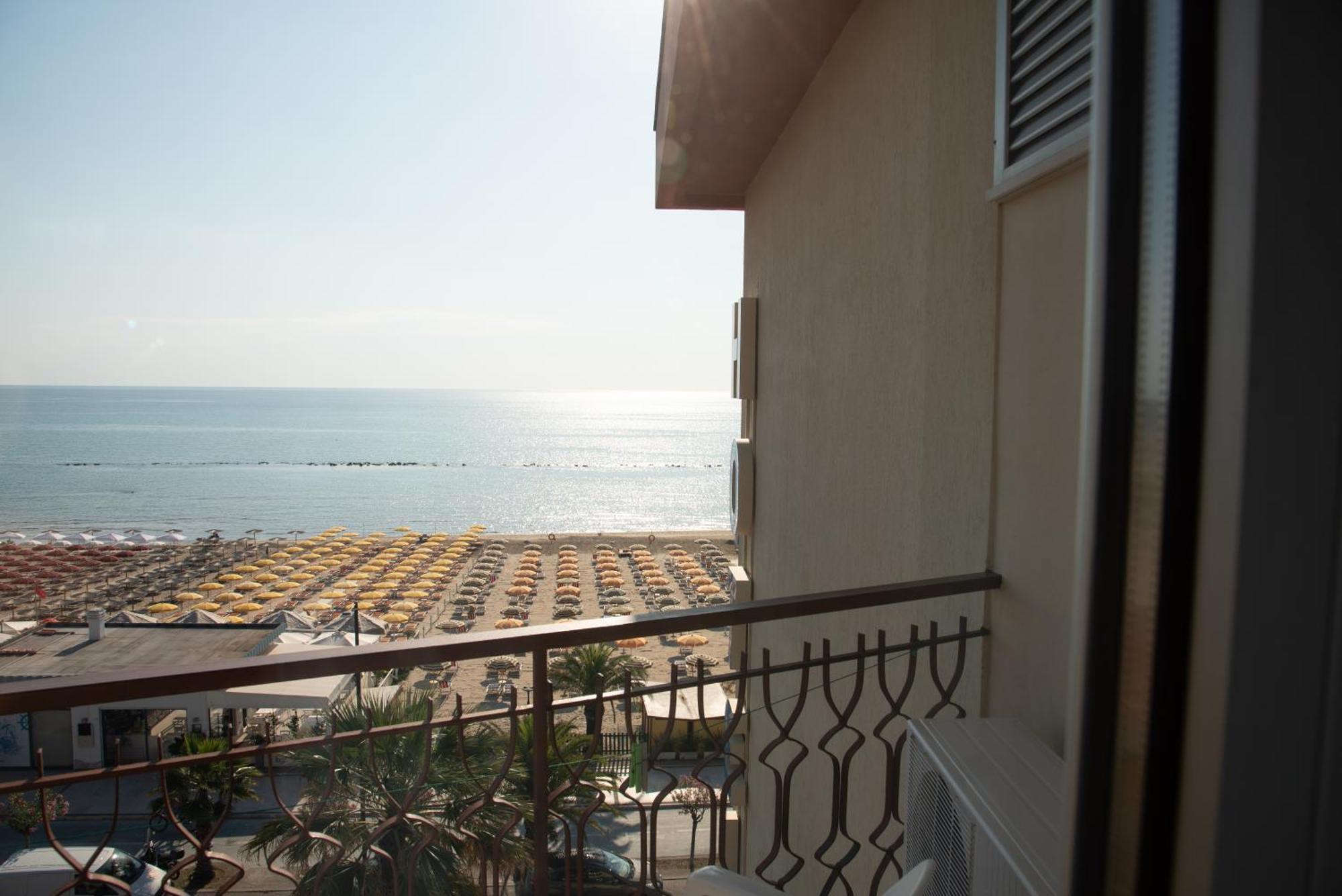 Hotel Eden Grottammare Exteriör bild