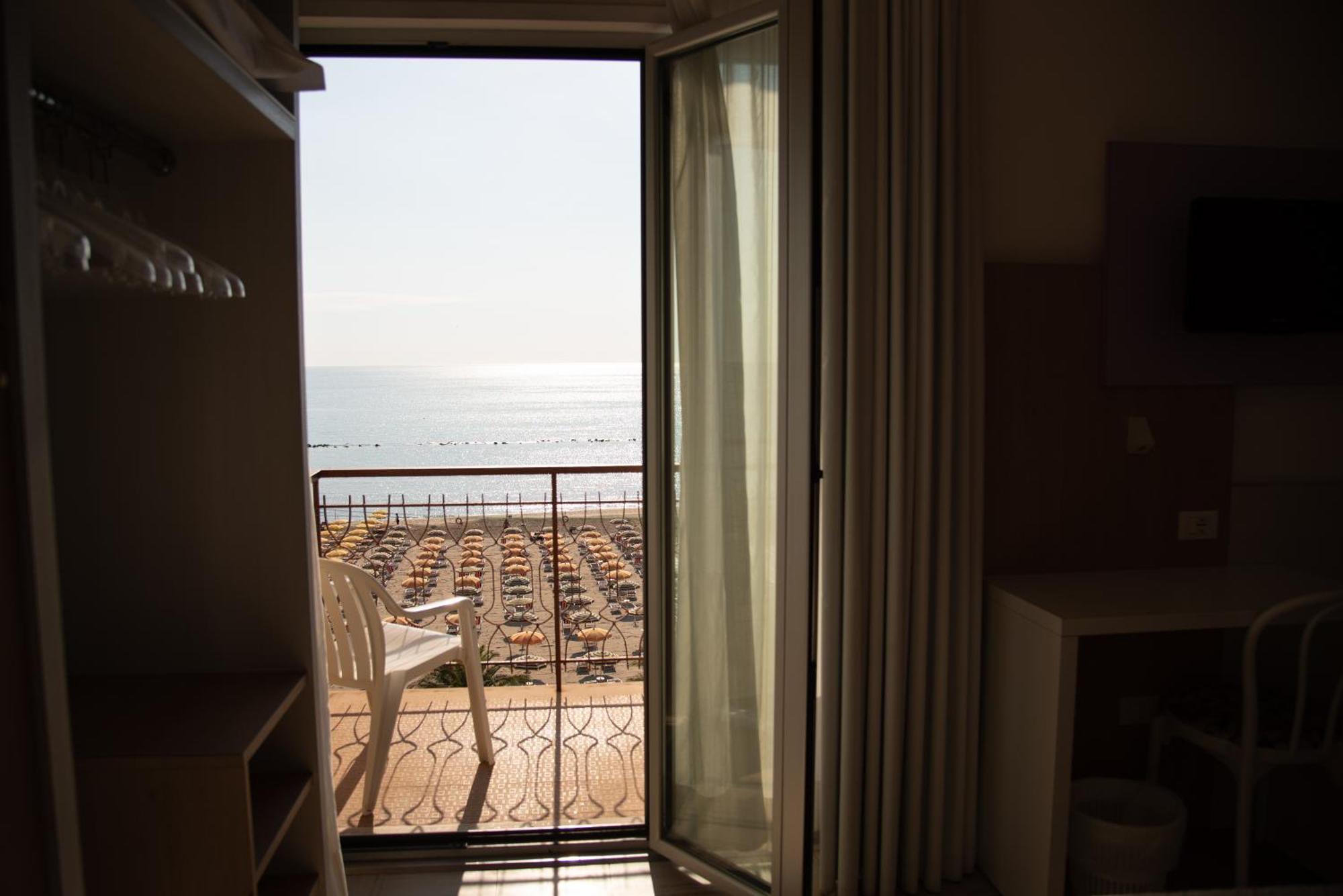 Hotel Eden Grottammare Exteriör bild