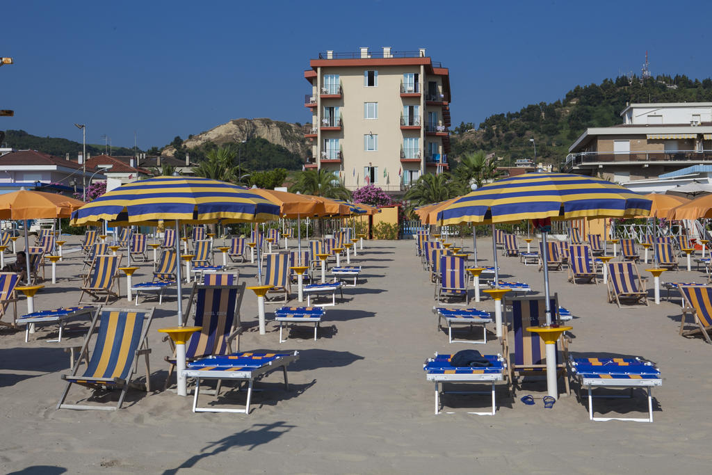 Hotel Eden Grottammare Exteriör bild