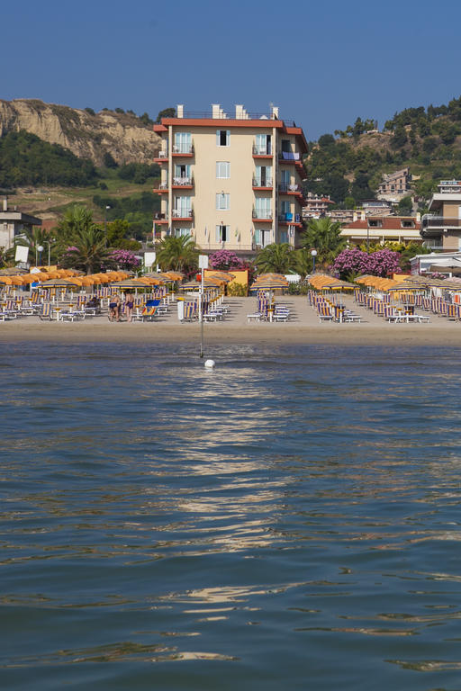 Hotel Eden Grottammare Exteriör bild